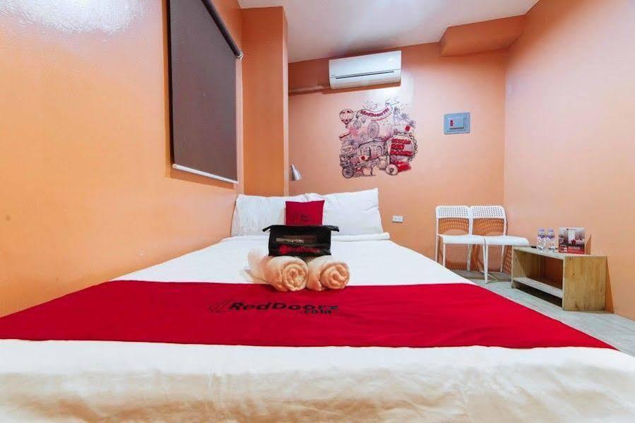 Reddoorz At Hotel Rosemarie Pasay Exterior photo