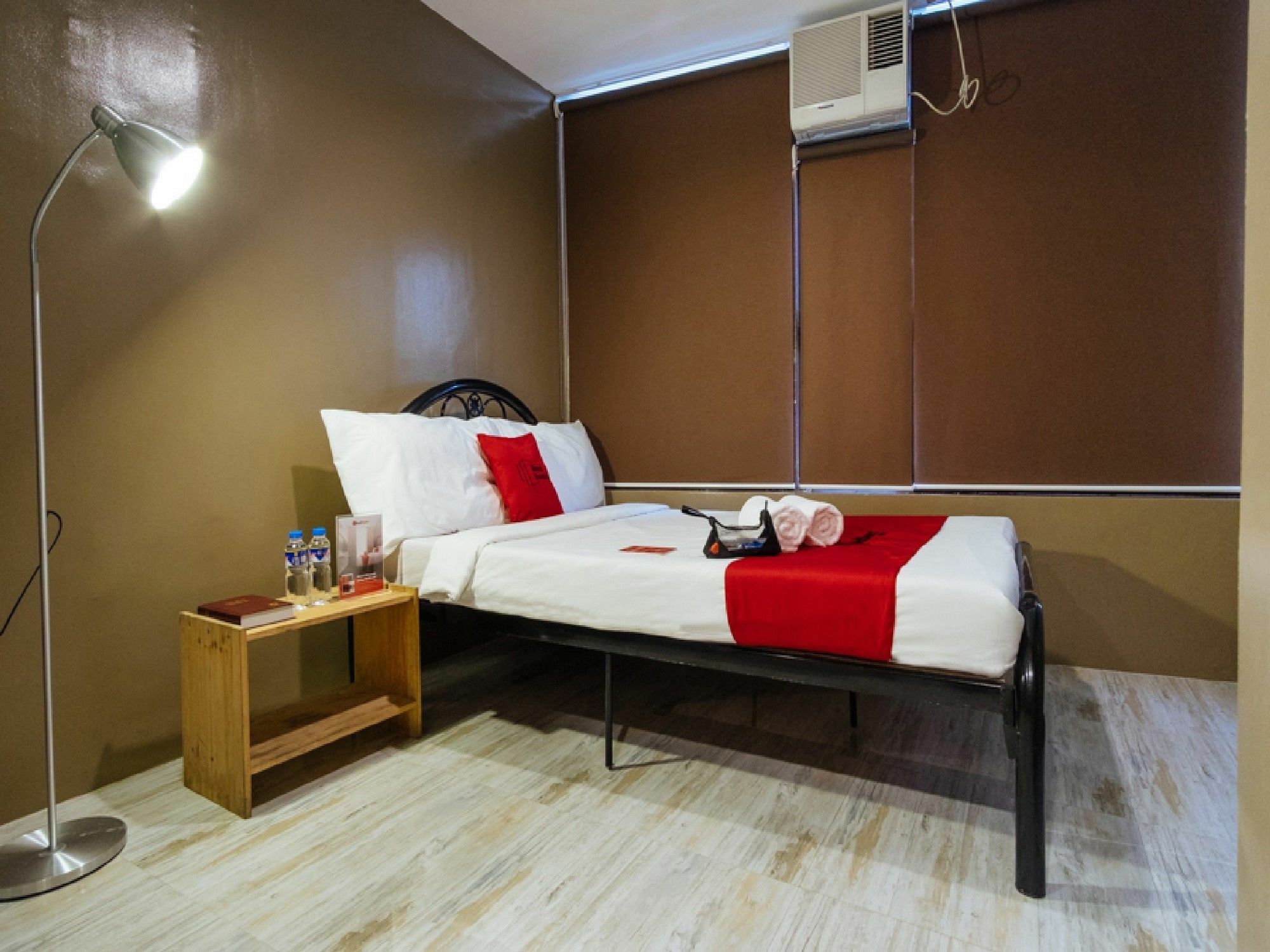 Reddoorz At Hotel Rosemarie Pasay Exterior photo